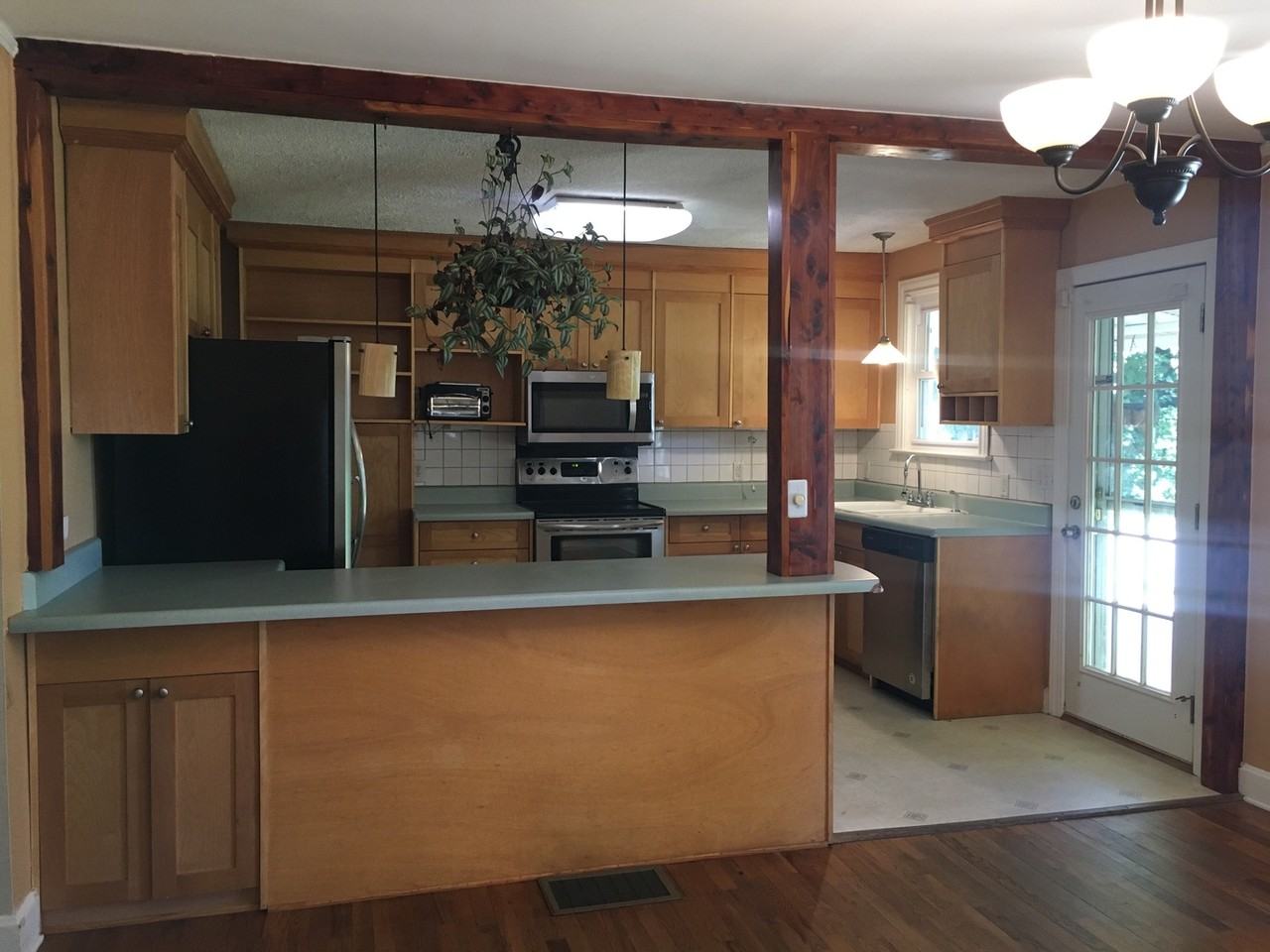 522 Grove Rd - Photo 4 of 11