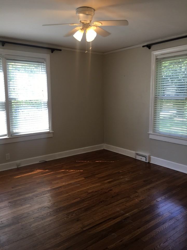 522 Grove Rd - Photo 6 of 11