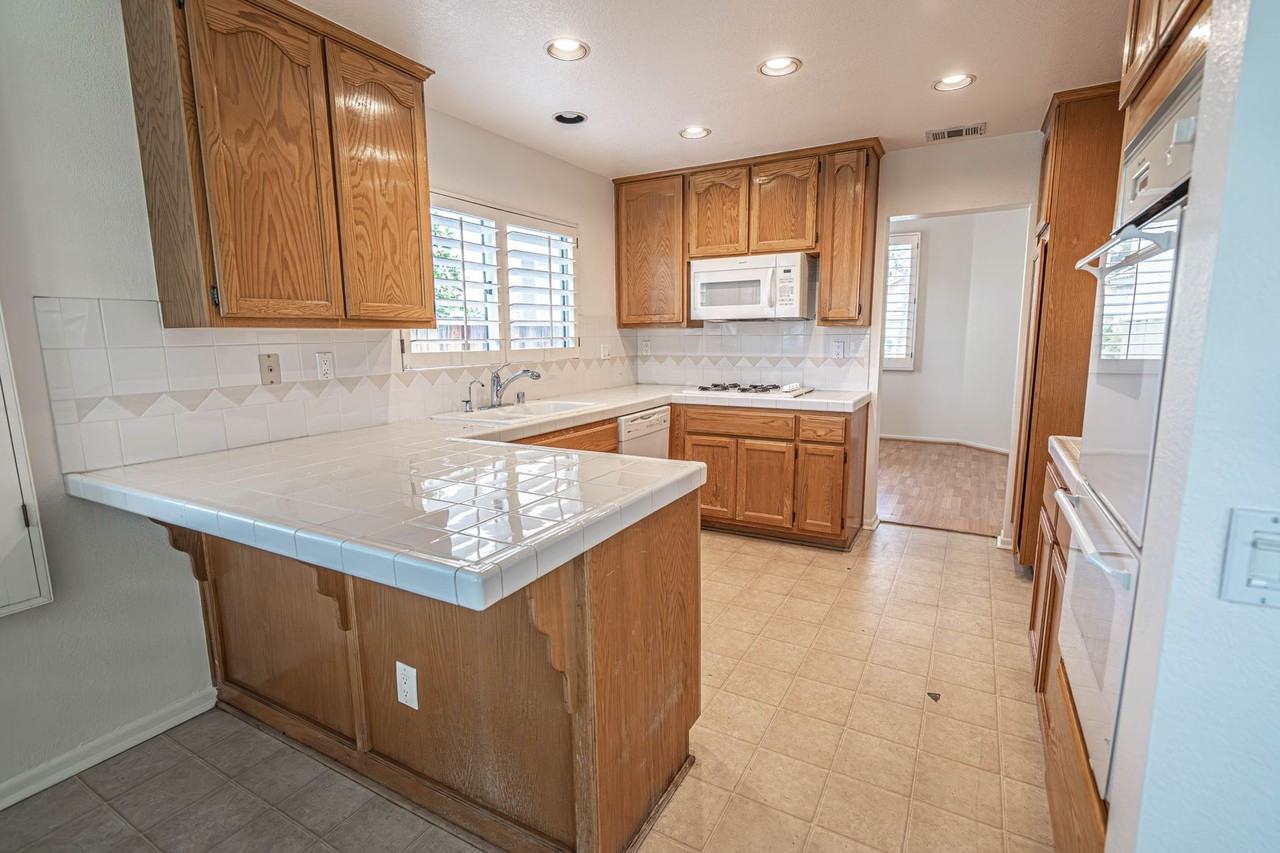 18618 El Dorado Ct - Photo 7 of 26