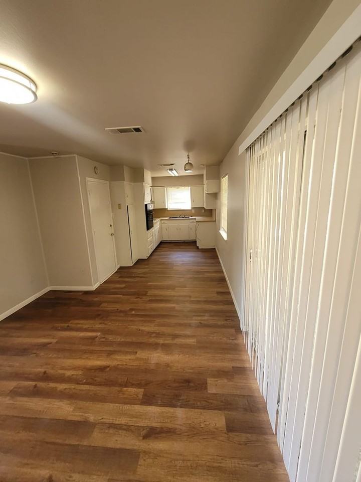 2217 Druid Dr - Photo 4 of 11