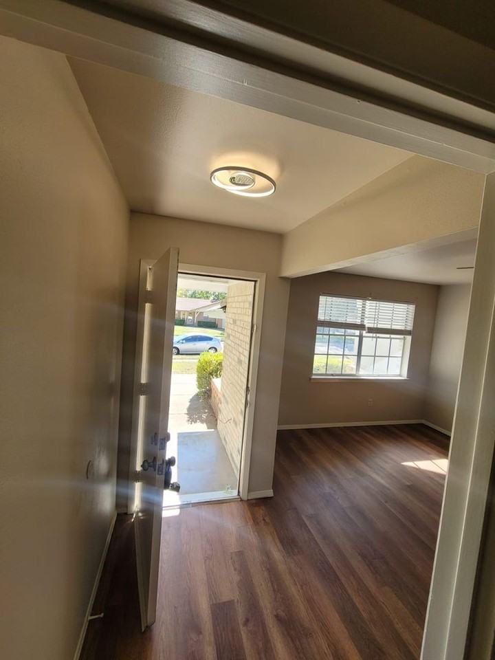 2217 Druid Dr - Photo 5 of 11