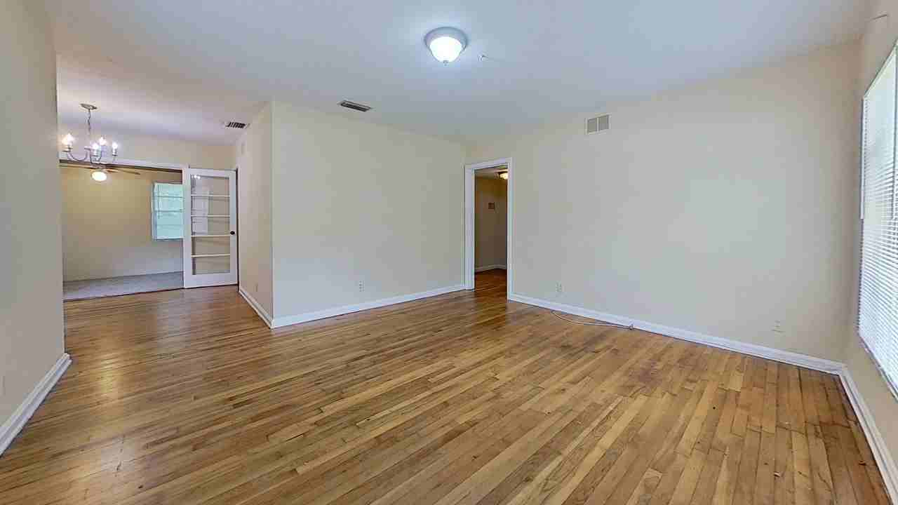 607 Garden Cliff Ct - Photo 2 of 14