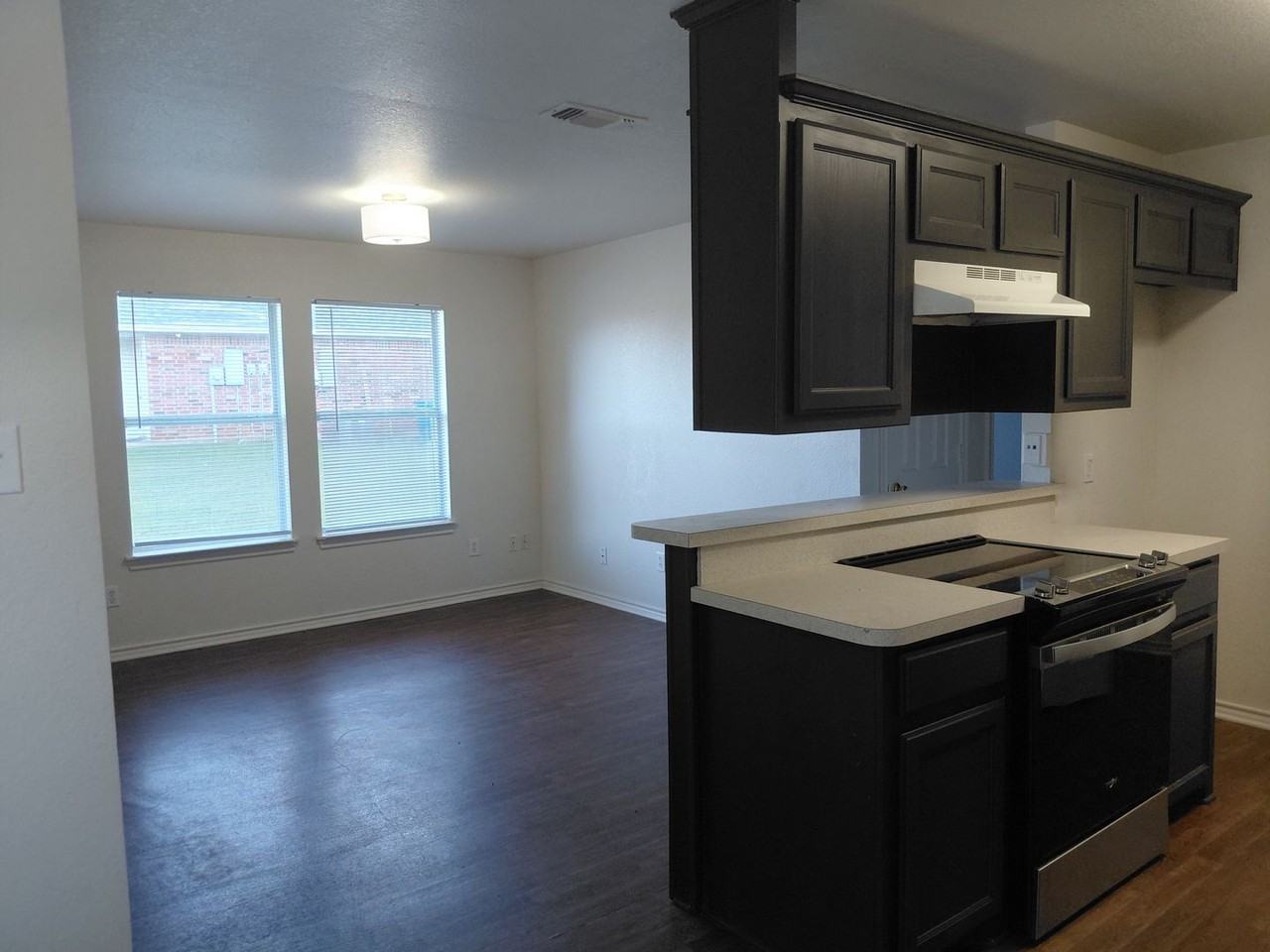 1561 Greenwood Rd #103 - Photo 5 of 26