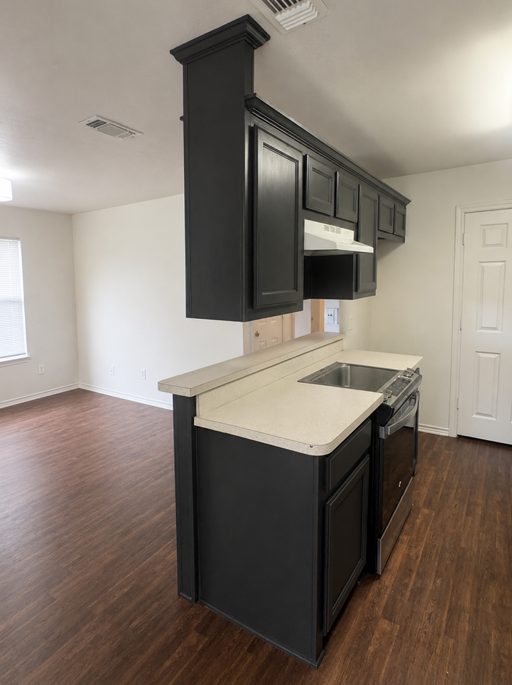1561 Greenwood Rd #103 - Photo 6 of 26