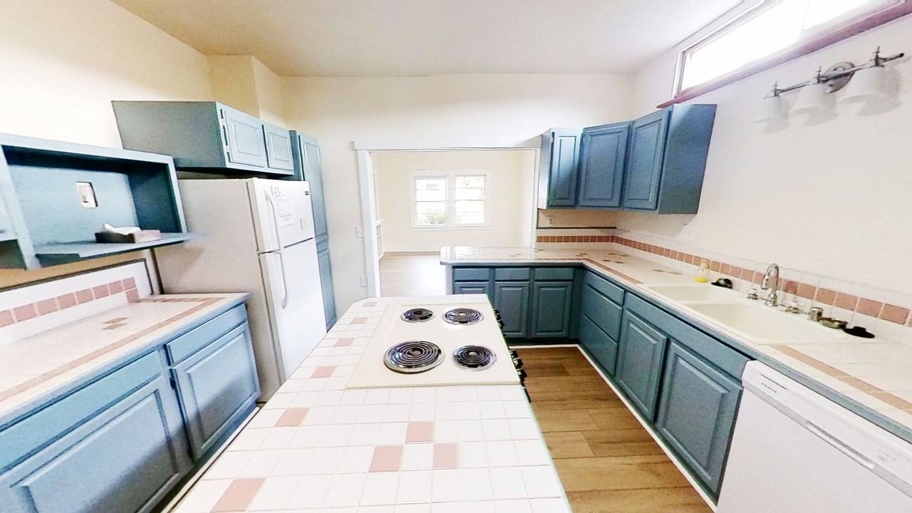 1301 Kearney St - Photo 2 of 21