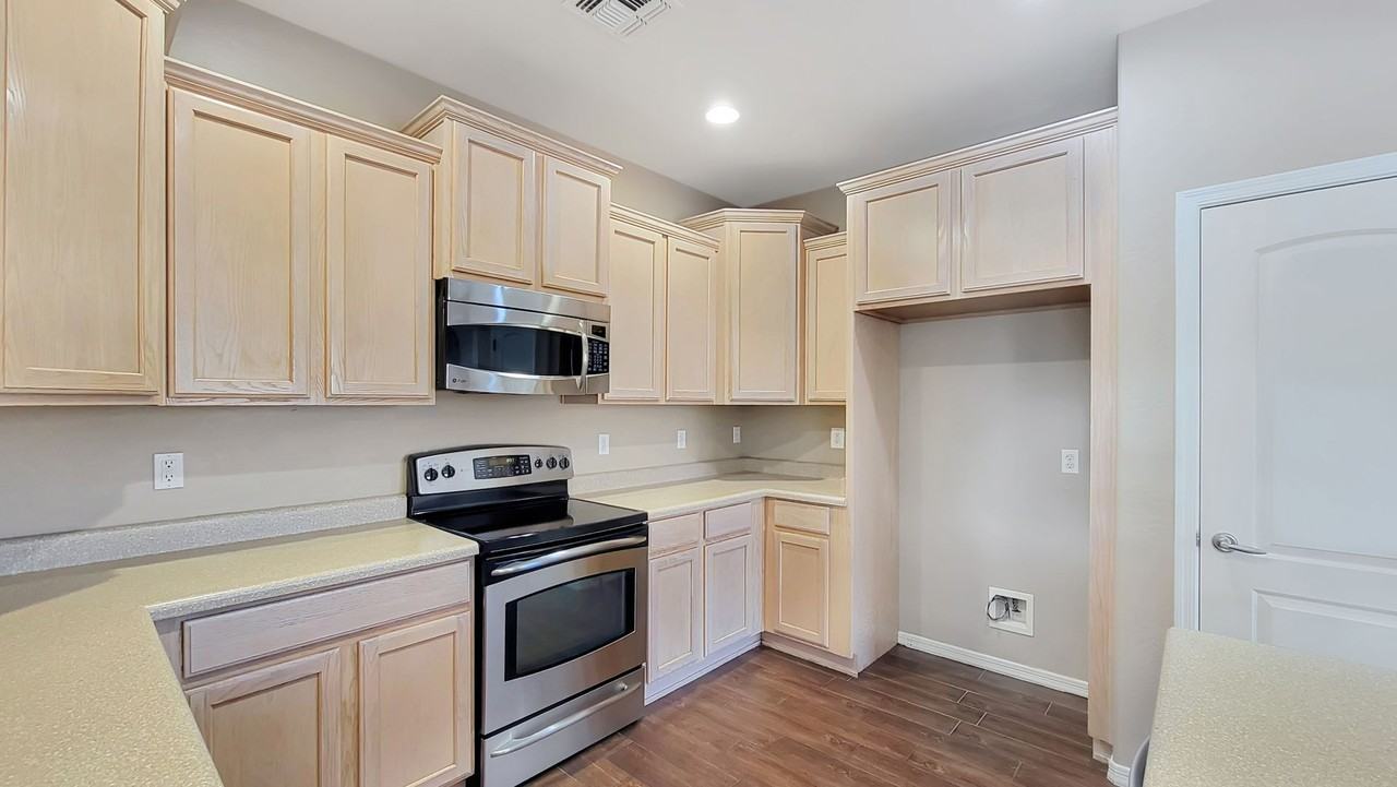 9037 W Plum Rd - Photo 6 of 34