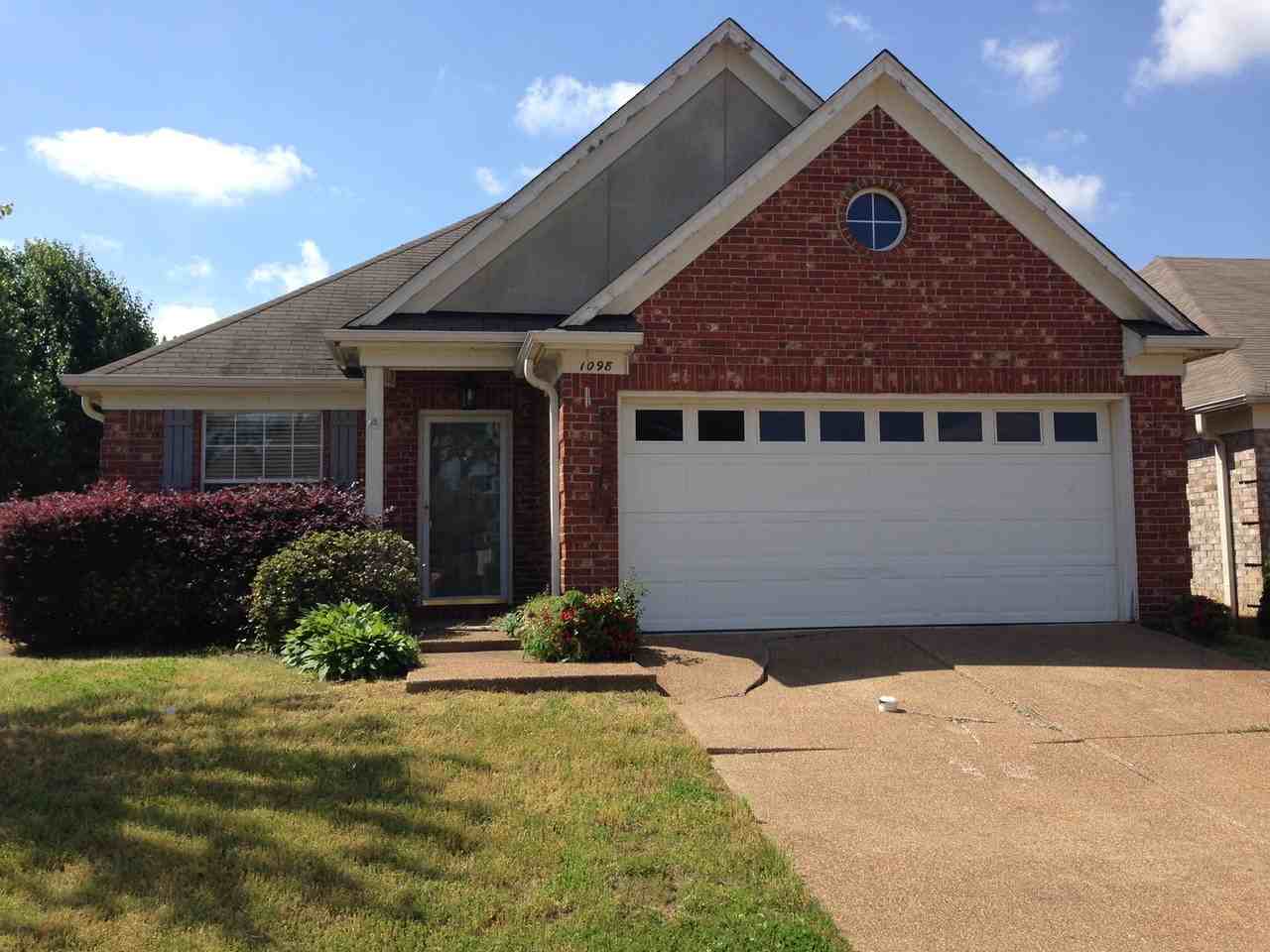 1098 Breezy Valley Dr