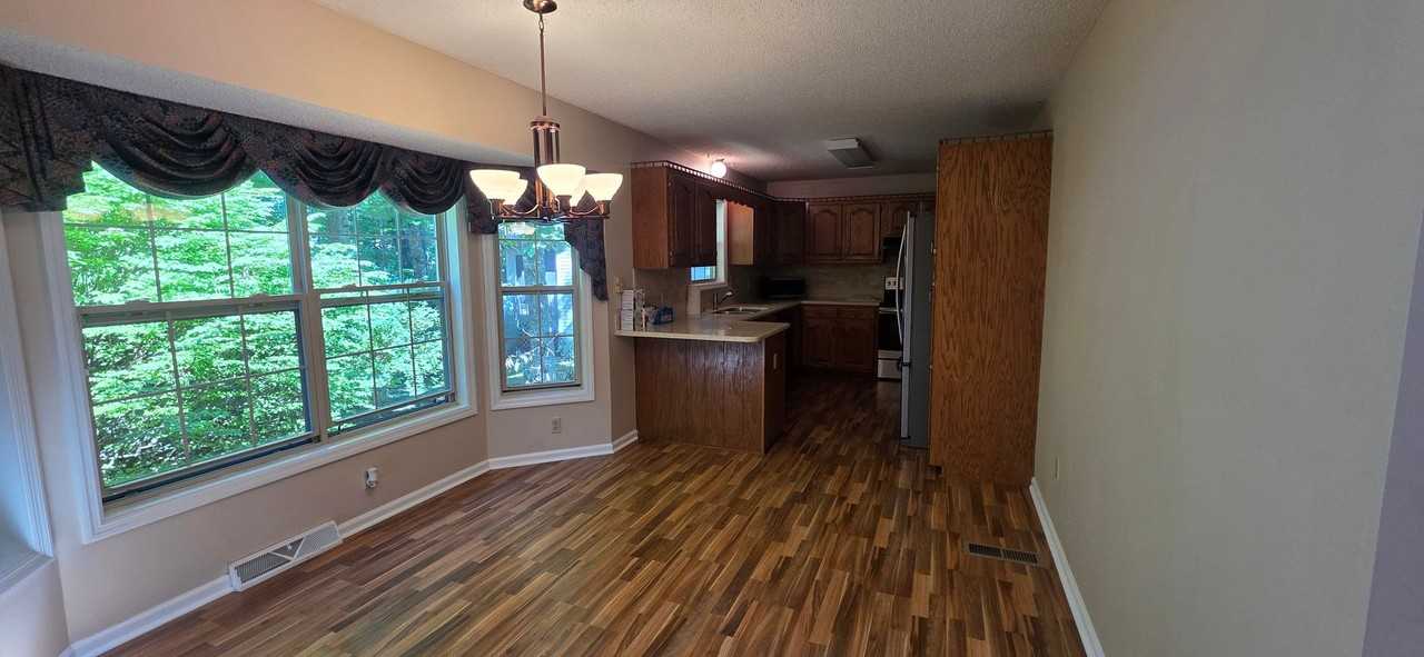 130 Berkshire Loop - Photo 3 of 13
