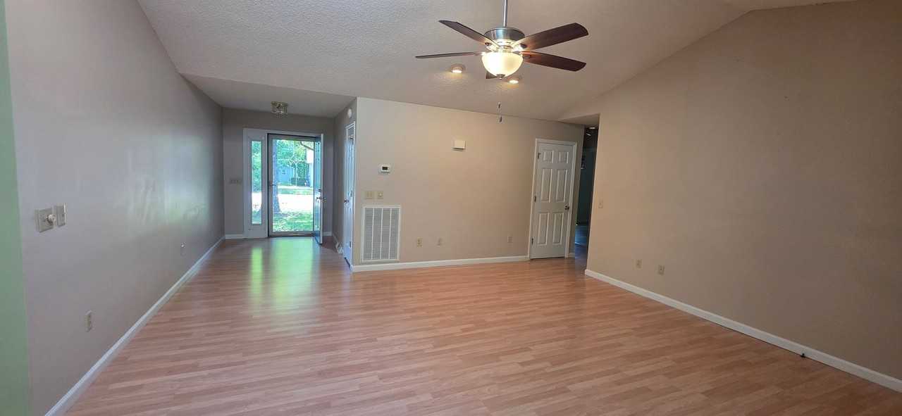 130 Berkshire Loop - Photo 4 of 13