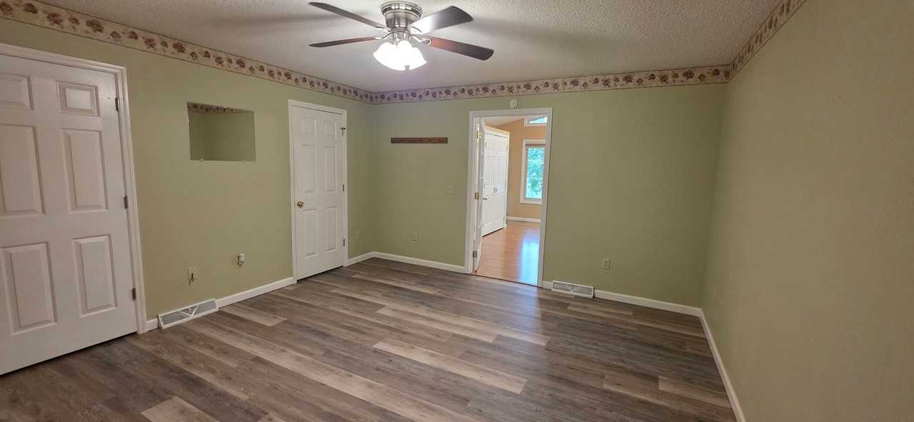 130 Berkshire Loop - Photo 7 of 13