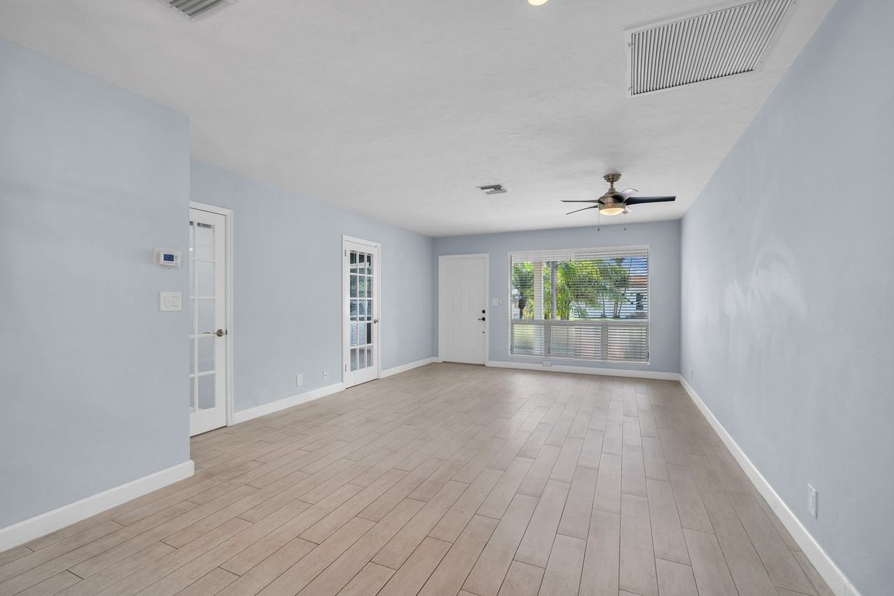1351 Van Buren St - Photo 4 of 26