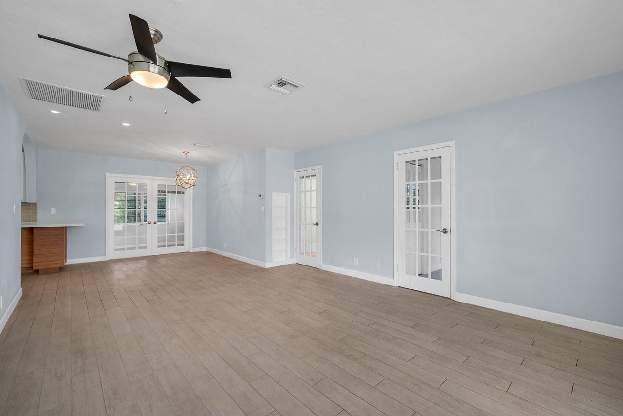 1351 Van Buren St - Photo 7 of 26