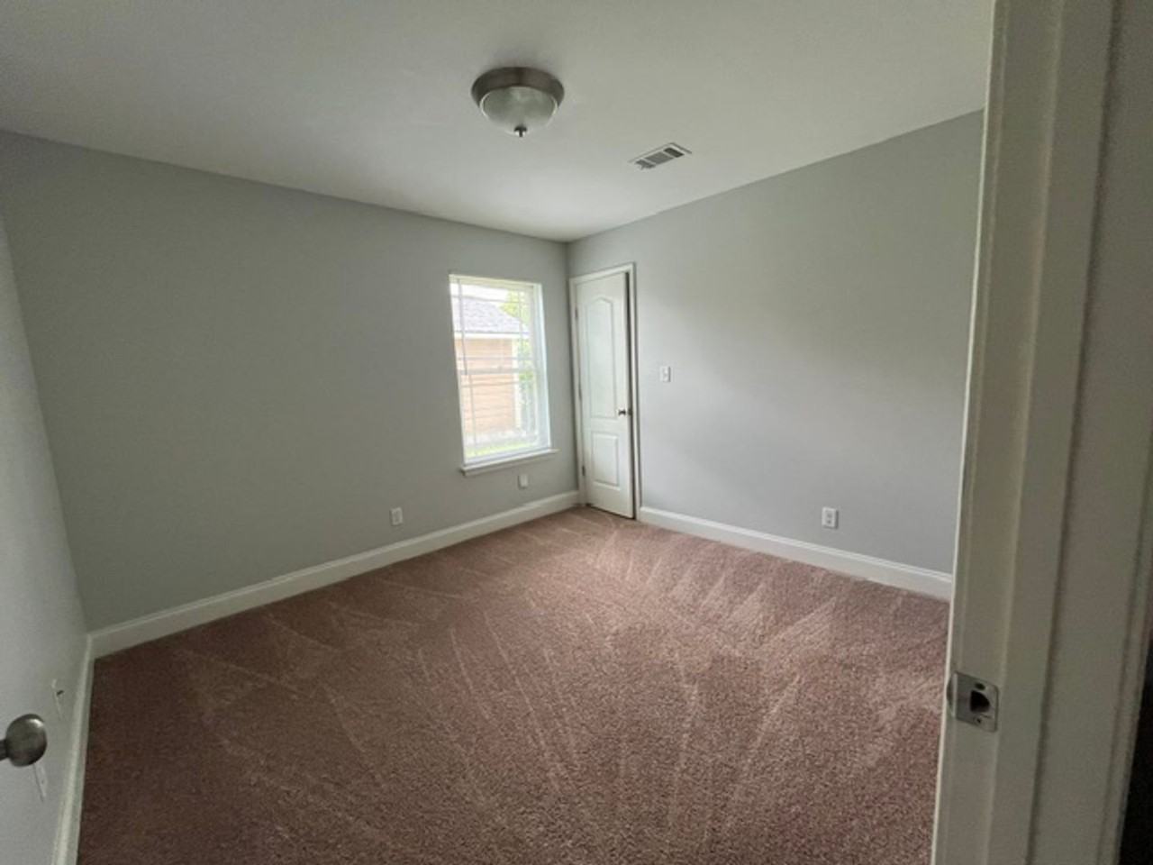 120 Laurelwood Ct - Photo 2 of 10
