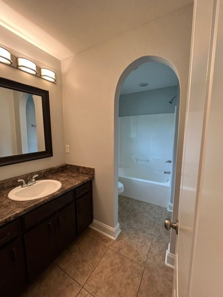 120 Laurelwood Ct - Photo 4 of 10