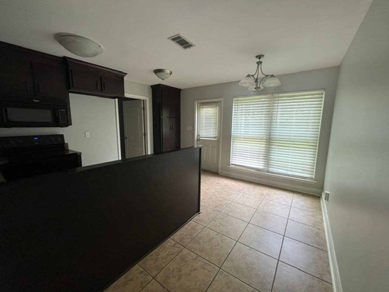 120 Laurelwood Ct - Photo 6 of 10