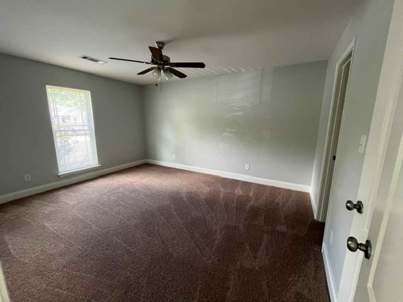 120 Laurelwood Ct - Photo 7 of 10
