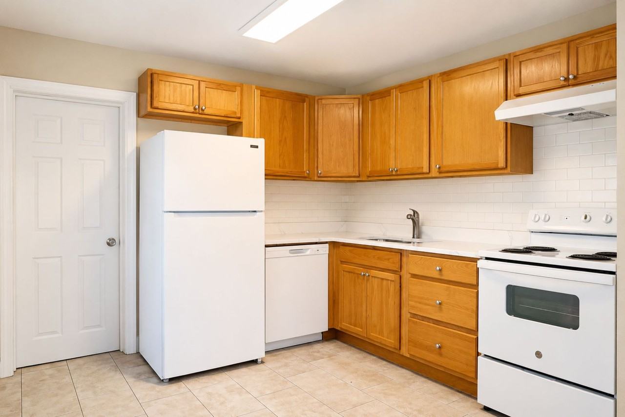 9412 N Elmer St - Photo 5 of 18