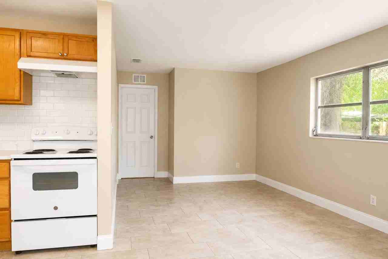 9412 N Elmer St - Photo 6 of 18