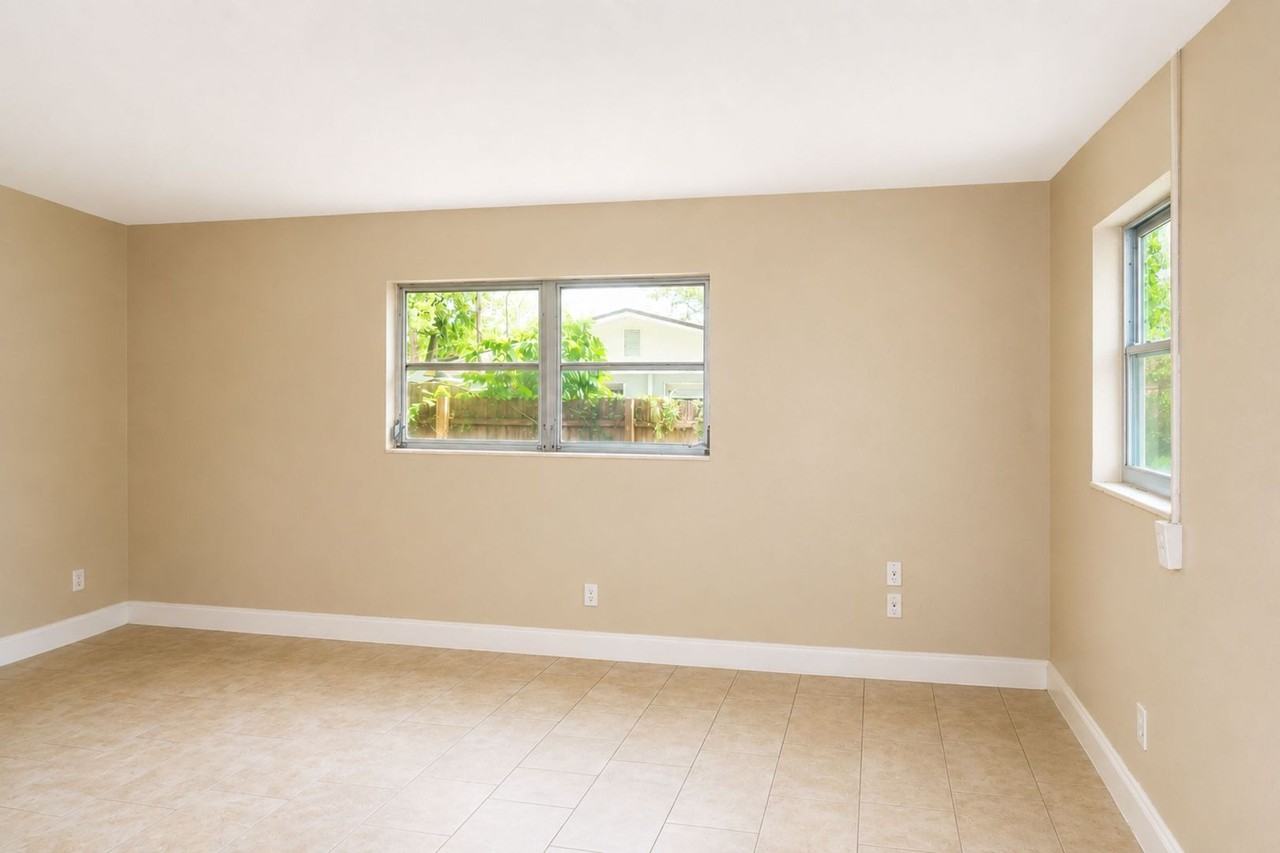 9412 N Elmer St - Photo 7 of 18