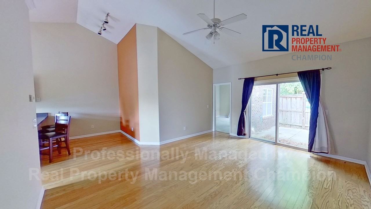 3923 Spicetree Dr - Photo 5 of 17