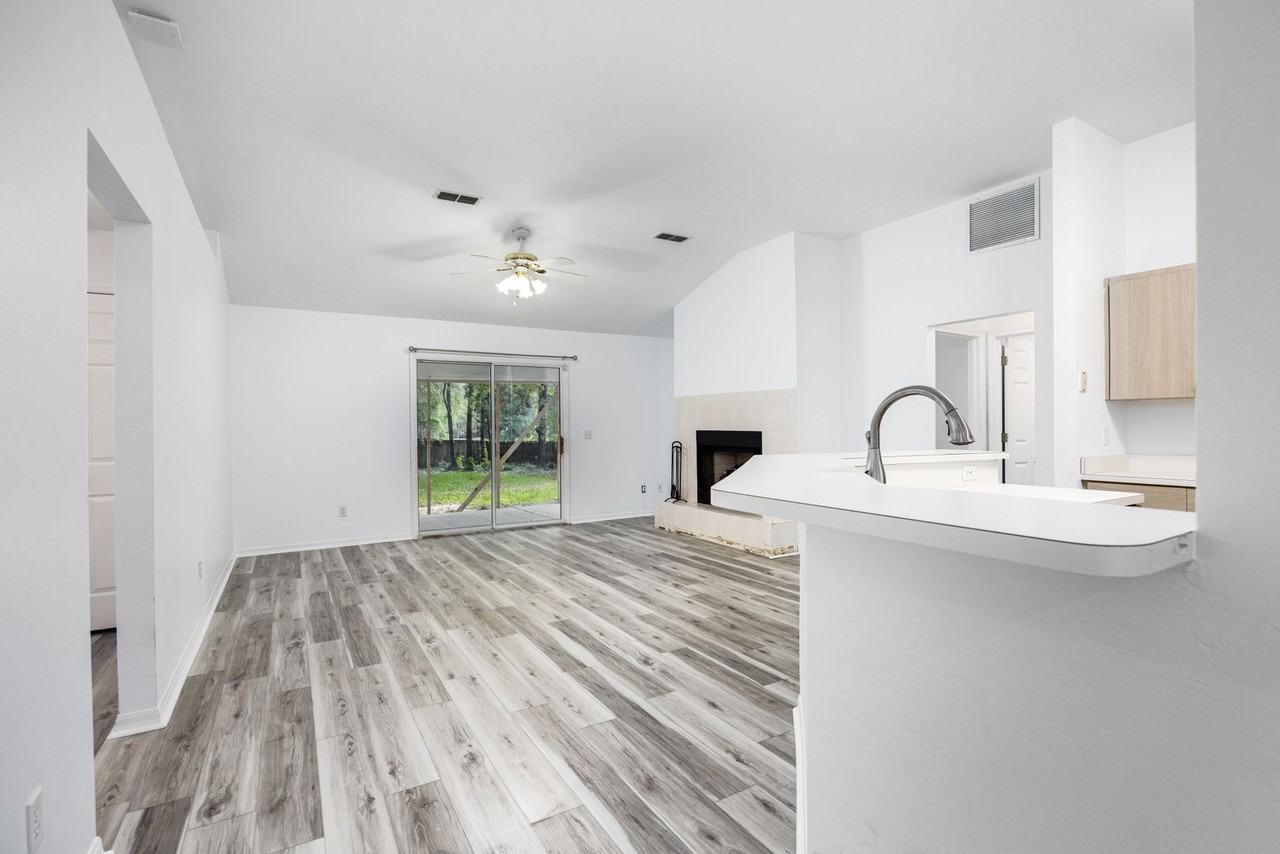 6106 Sw 85th St - Photo 5 of 24