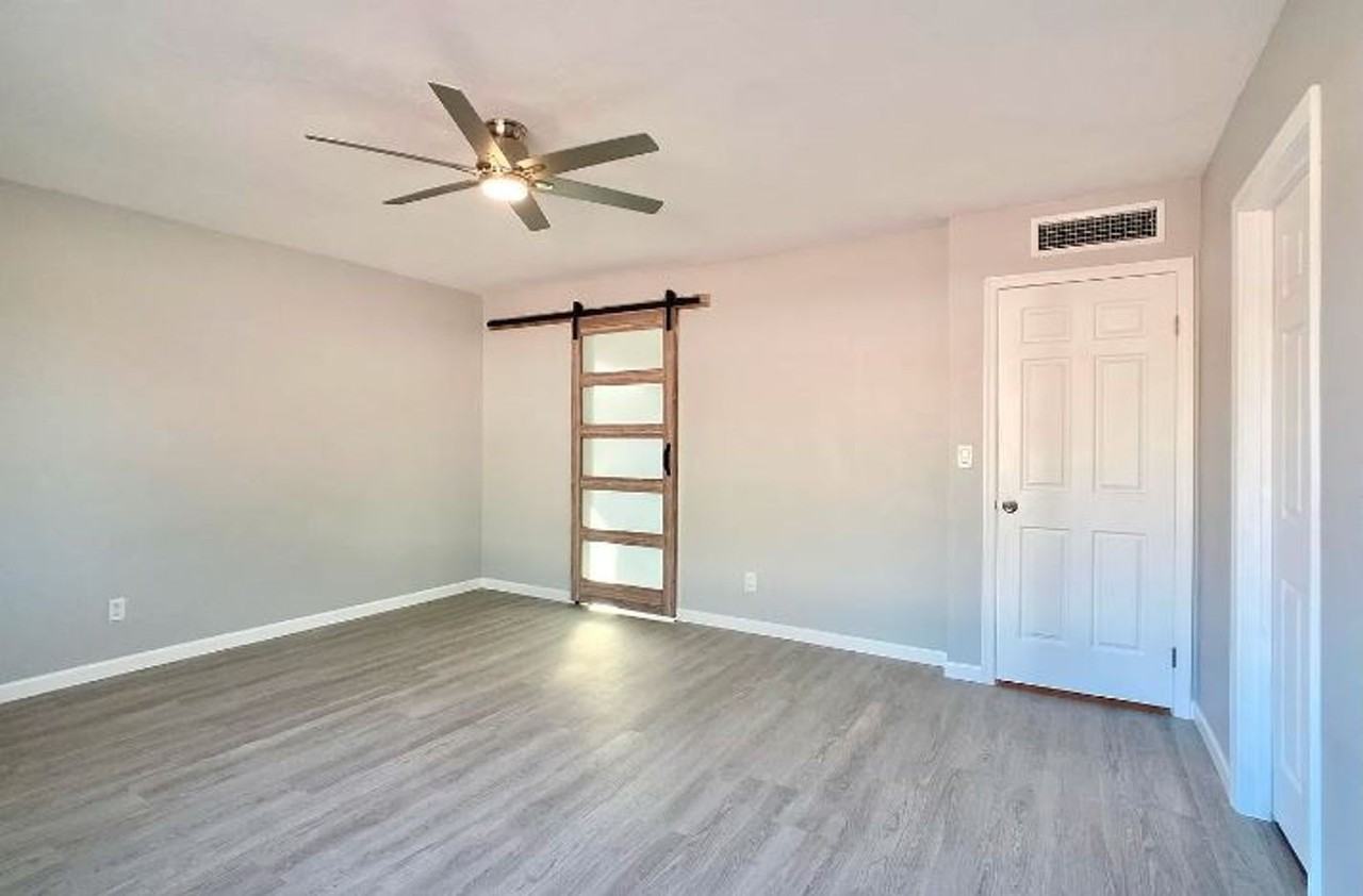 2006 W Silvergate Dr - Photo 2 of 14