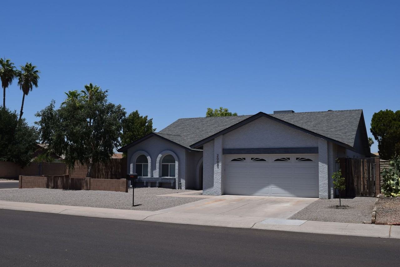 2006 W Silvergate Dr - Photo 4 of 14