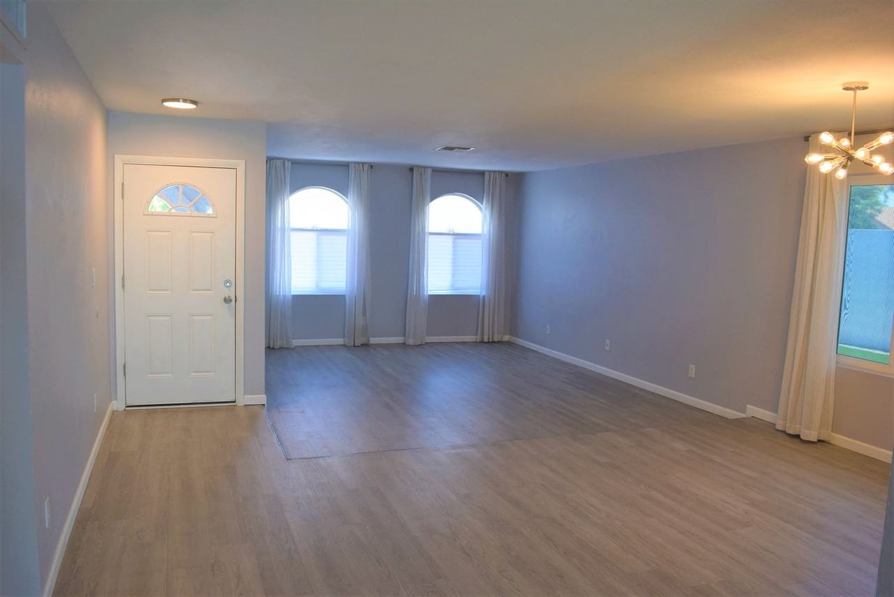 2006 W Silvergate Dr - Photo 6 of 14
