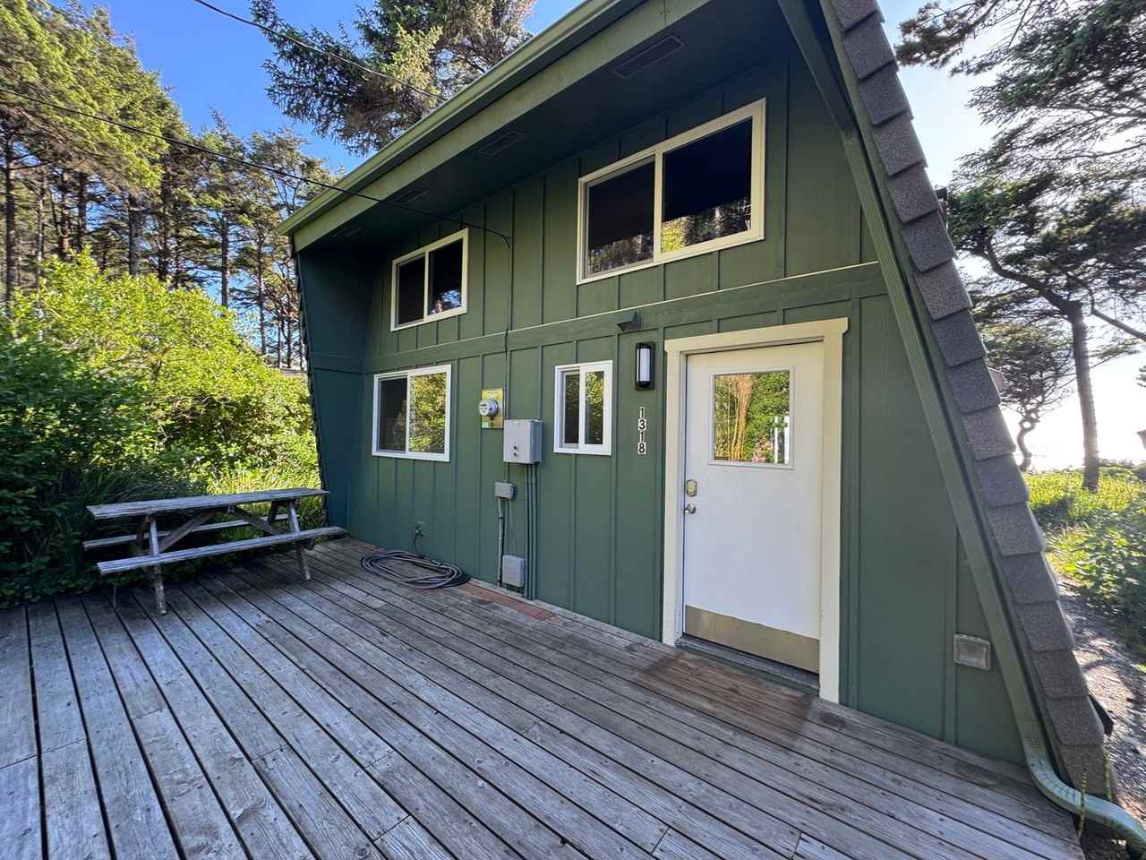 1318 Nw Voyager Way - Photo 3 of 33