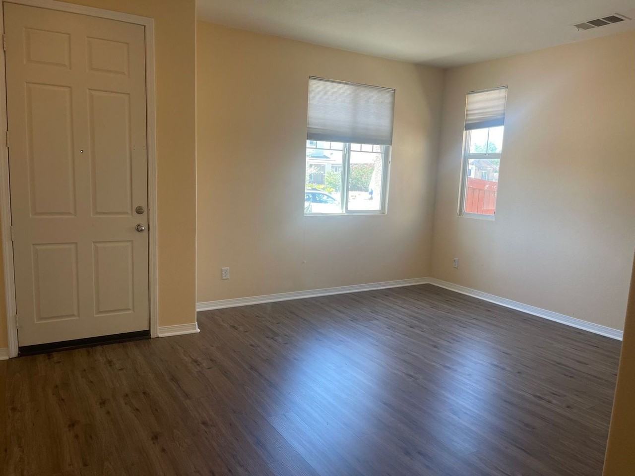 2415 Arboretum Ave - Photo 4 of 23