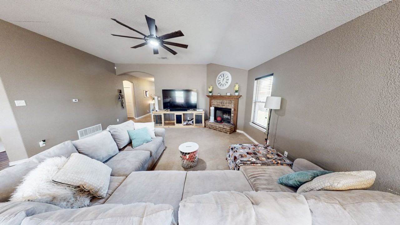 2607 Montague County Dr - Photo 6 of 28