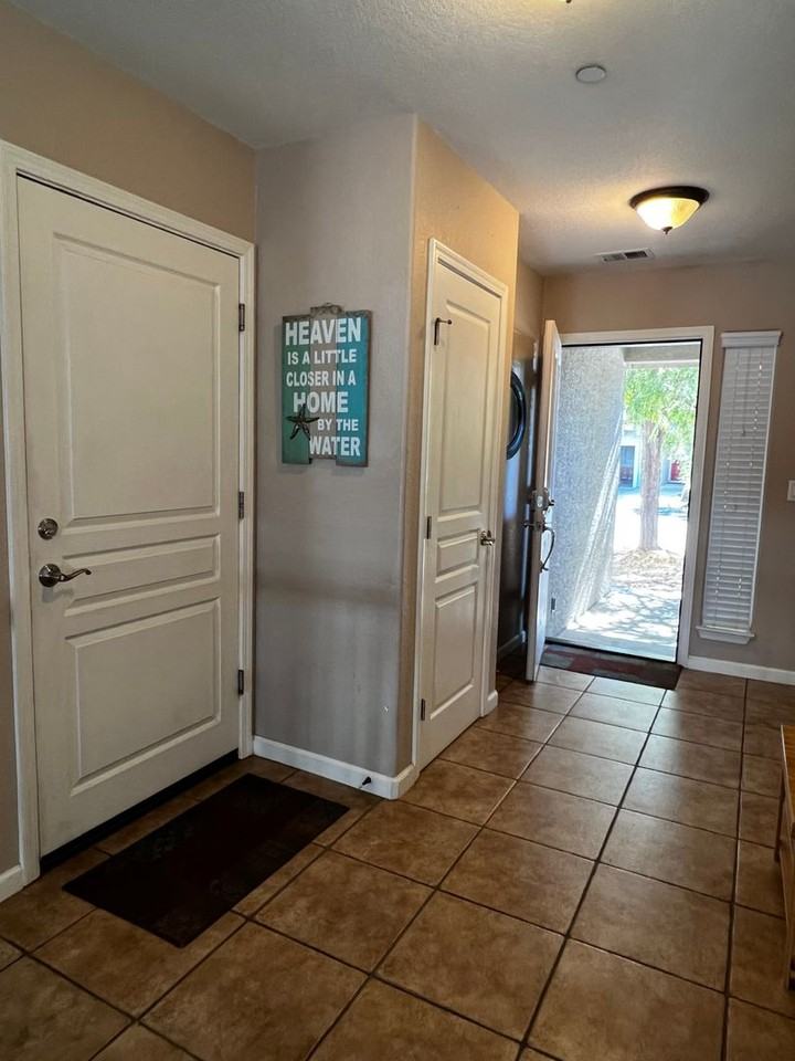 1142 Harbour Cove Ct - Photo 2 of 27