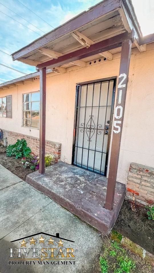 2105 Del Amo Way - Photo 2 of 15