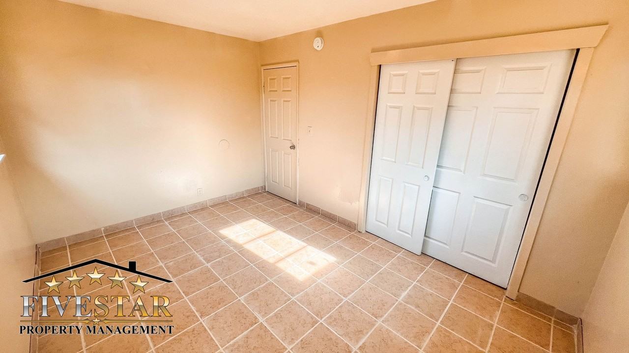 2105 Del Amo Way - Photo 7 of 15
