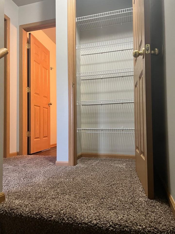 1701 Dainesway - Photo 7 of 13