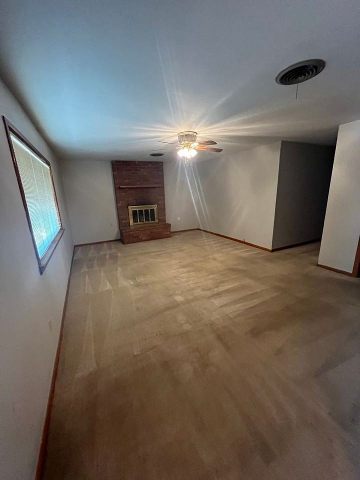 4612 Oregon Trl - Photo 2 of 10