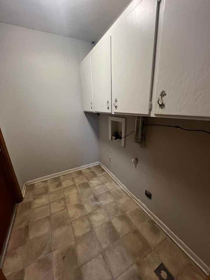 4612 Oregon Trl - Photo 4 of 10