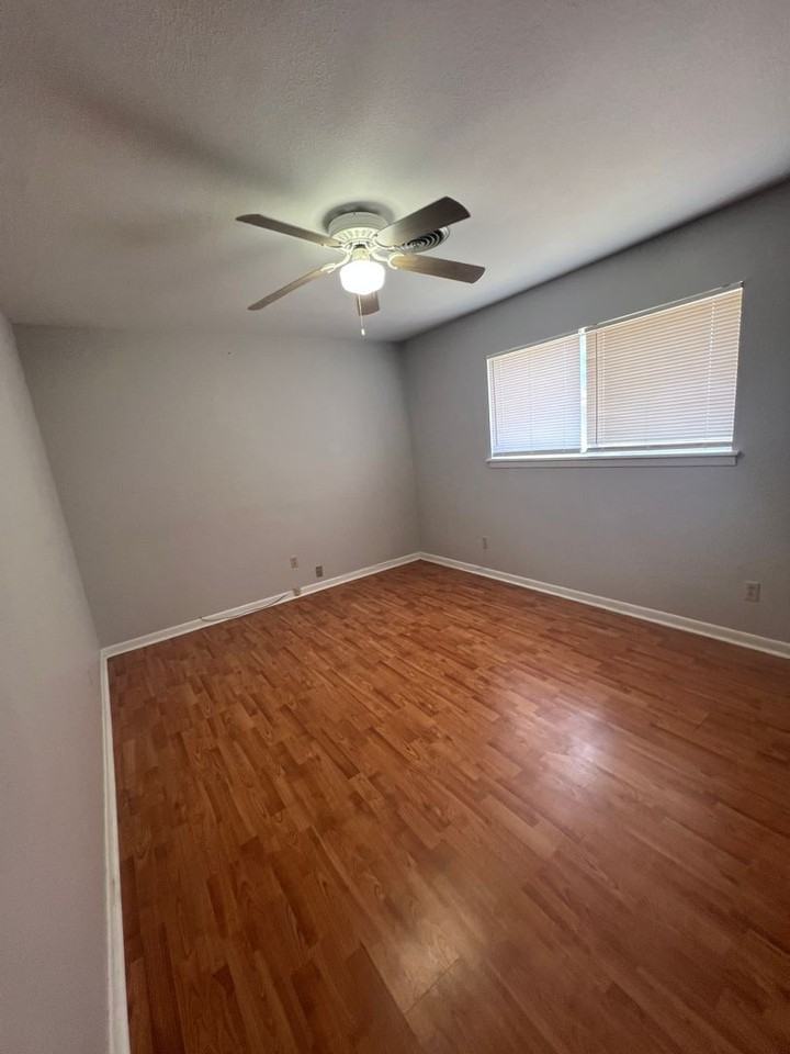 4612 Oregon Trl - Photo 5 of 10