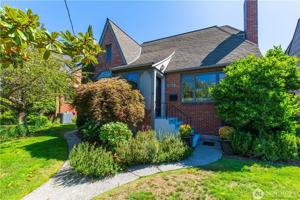 featured image of 2916 28th Ave W