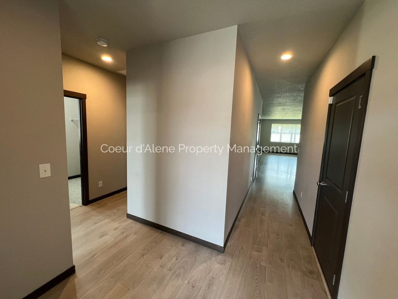 246 N Olivewood Ln - Photo 2 of 22