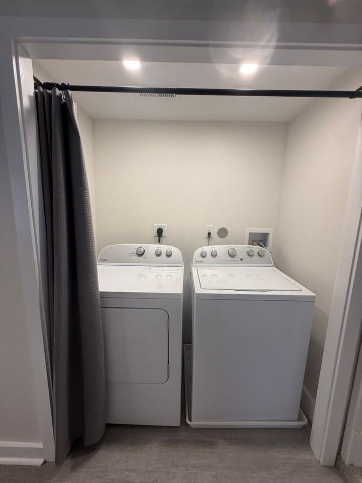 233 N Market St #2 - Photo 6 of 19
