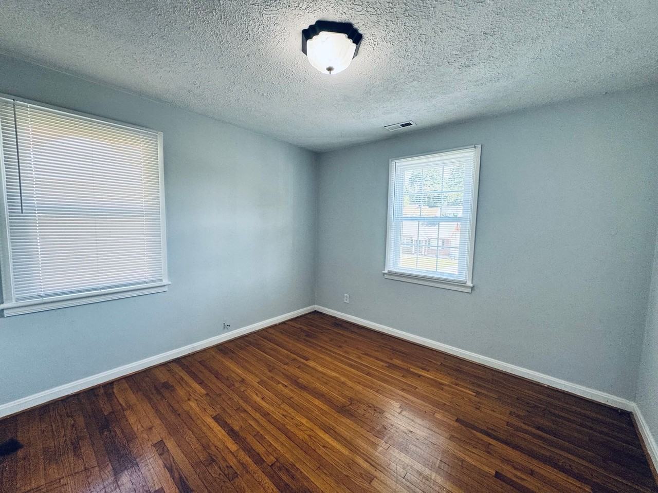 1307 Fort Manor Dr - Photo 6 of 13