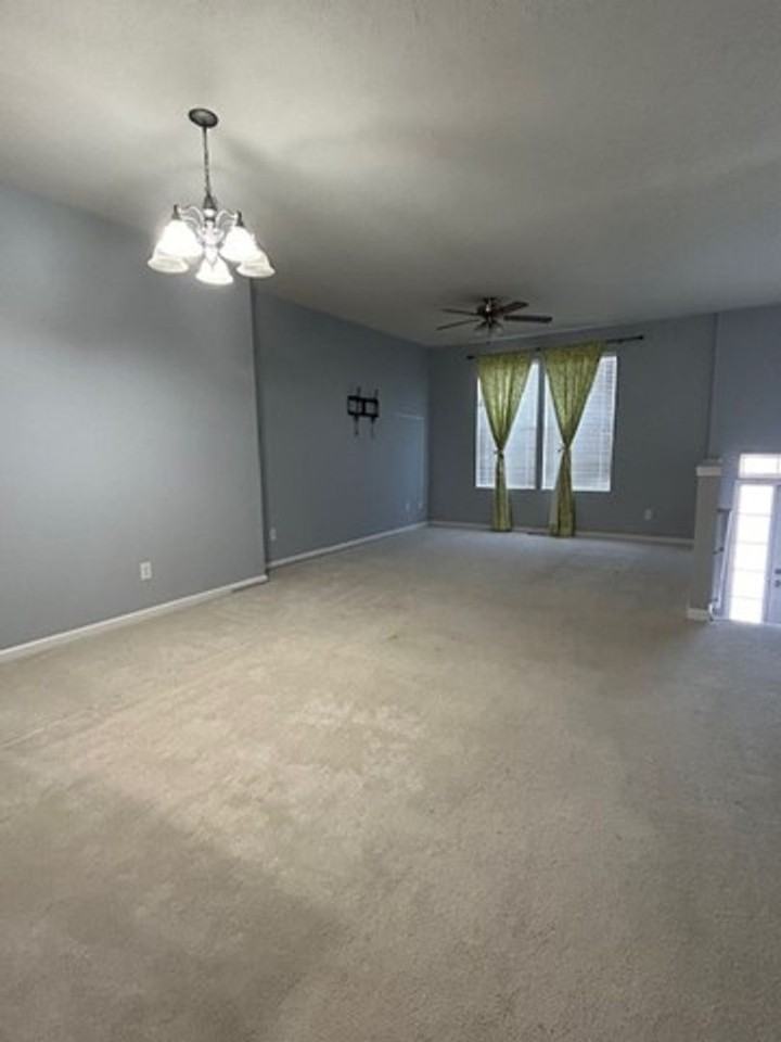 304 Kelsey Dr - Photo 3 of 20