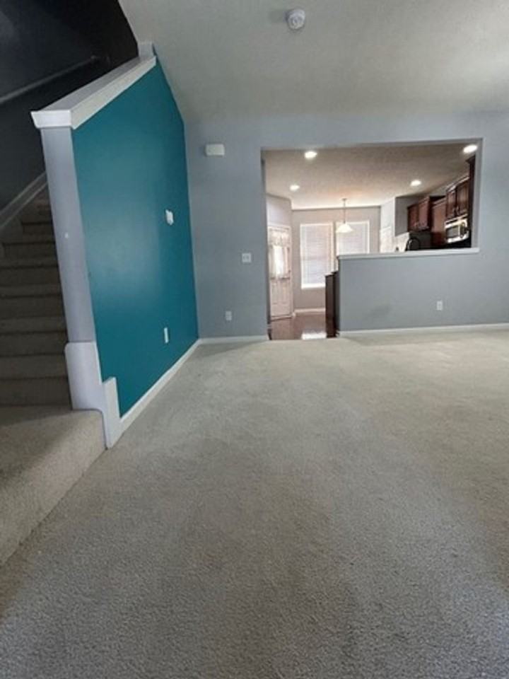 304 Kelsey Dr - Photo 4 of 20
