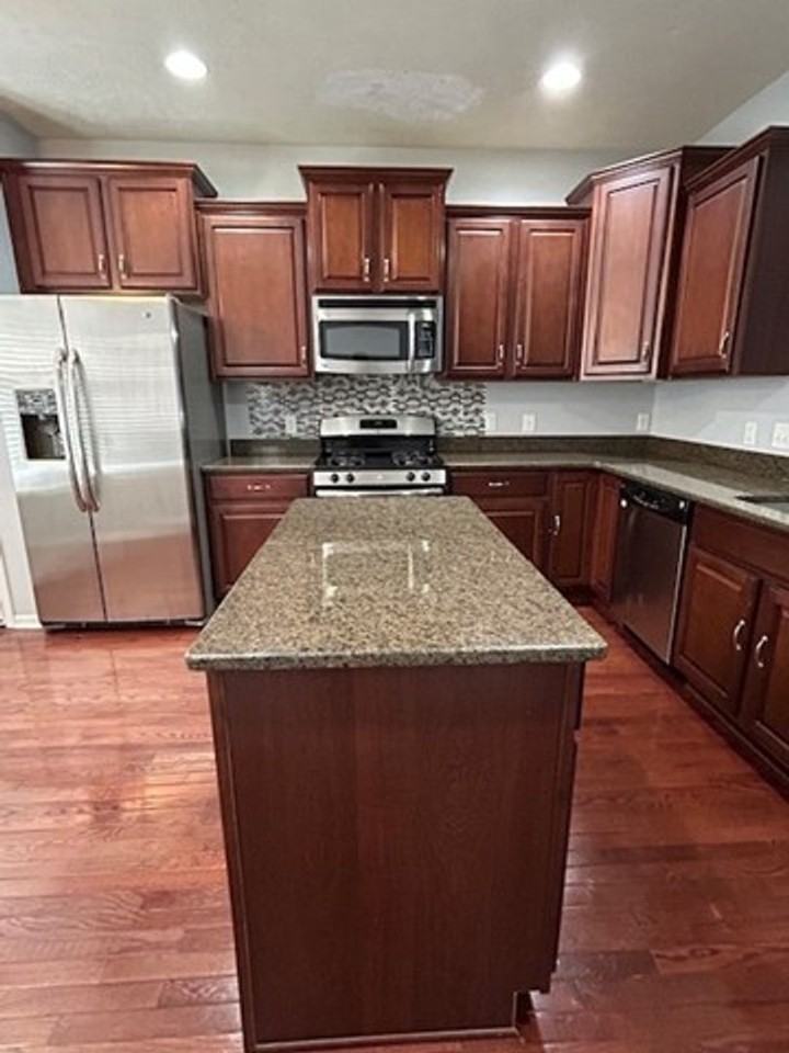304 Kelsey Dr - Photo 6 of 20