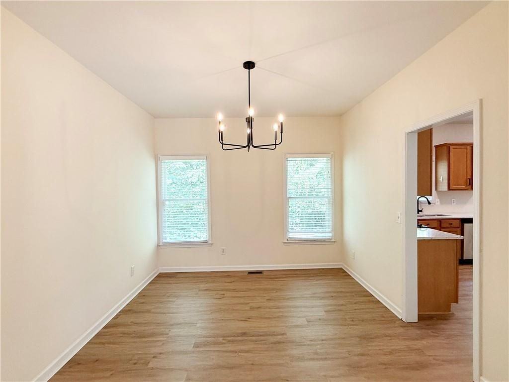 350 Laurel Glen Xing - Photo 4 of 24