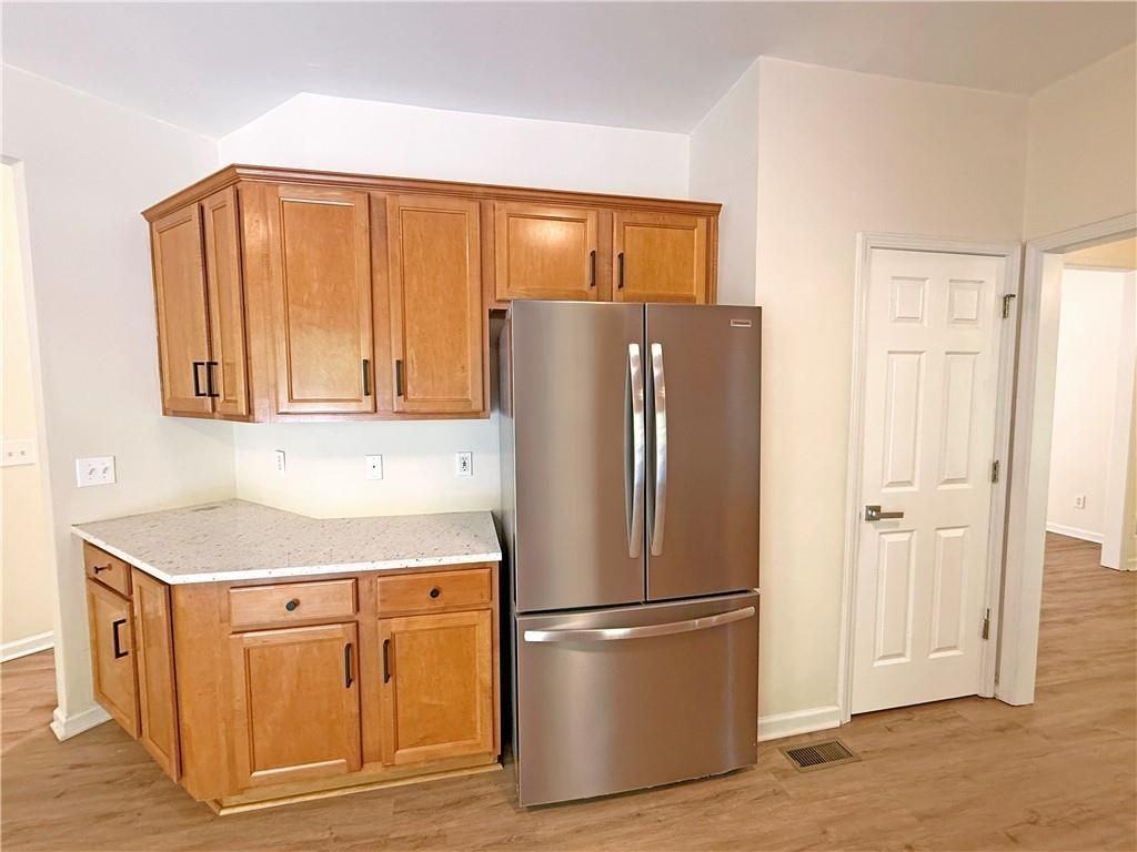 350 Laurel Glen Xing - Photo 7 of 24