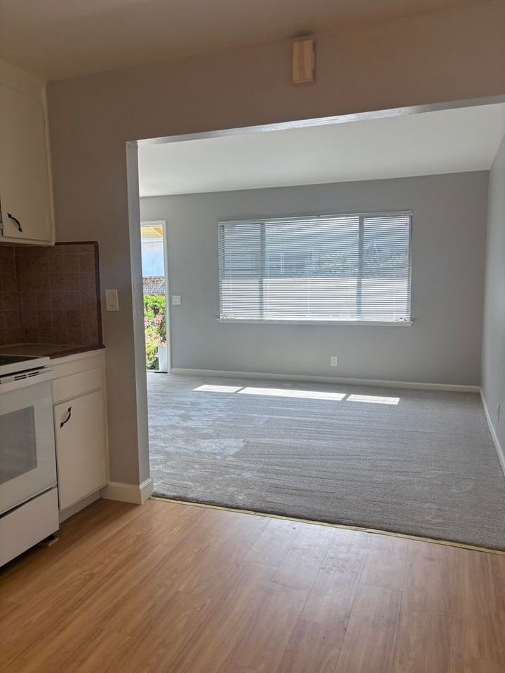210 Murlagan Ave - Photo 2 of 9