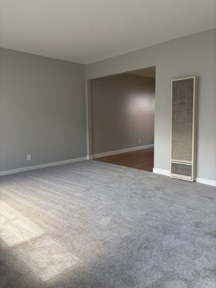 210 Murlagan Ave - Photo 4 of 9