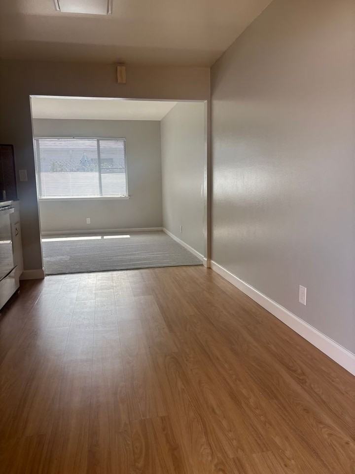 210 Murlagan Ave - Photo 6 of 9